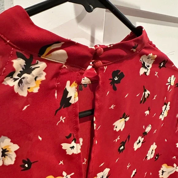 MELLODAY Red Floral Blouse - Picture 3 of 5